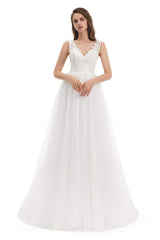 Tulle V-neck Appliques Wedding Dresses